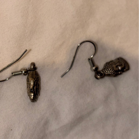 Neiman Marcus Silver Textured Earrings Buddha beautifully carved into both side - Picture 3 of 4